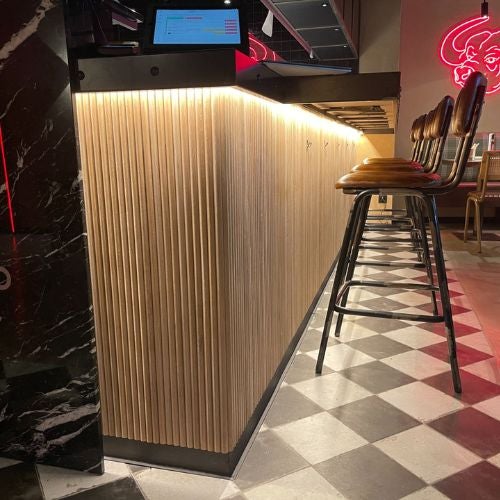 Elastyczny panel falisty z naturalnego drewna dębowego 300X2400 mm MD-03