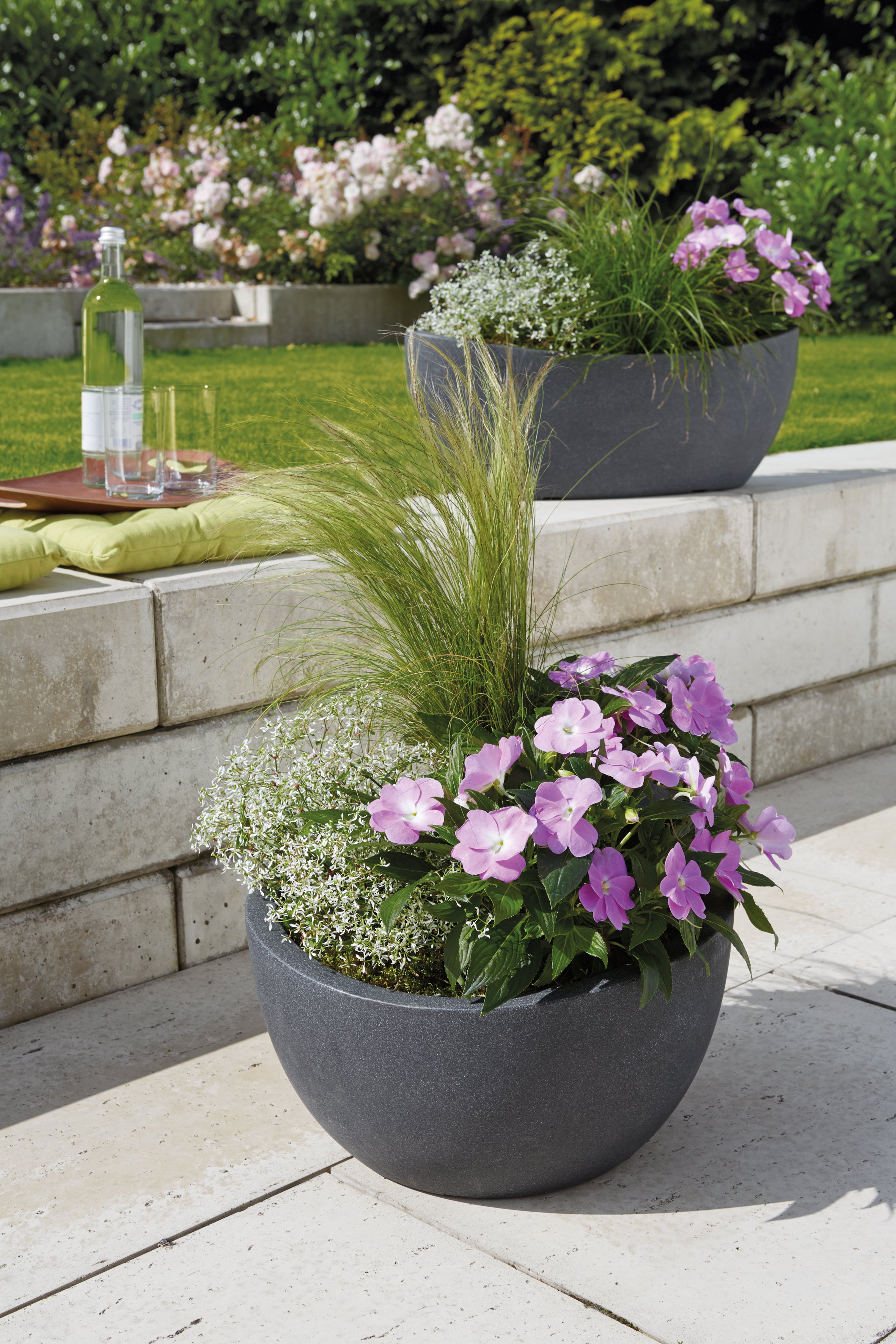 Scheurich Wave Globe Bowl 40, pot à fleurs/jardinière, cylindrique, coloris: Granit noir, fabriqué avec du plastique recyclé, pour l’extérieur - 2
