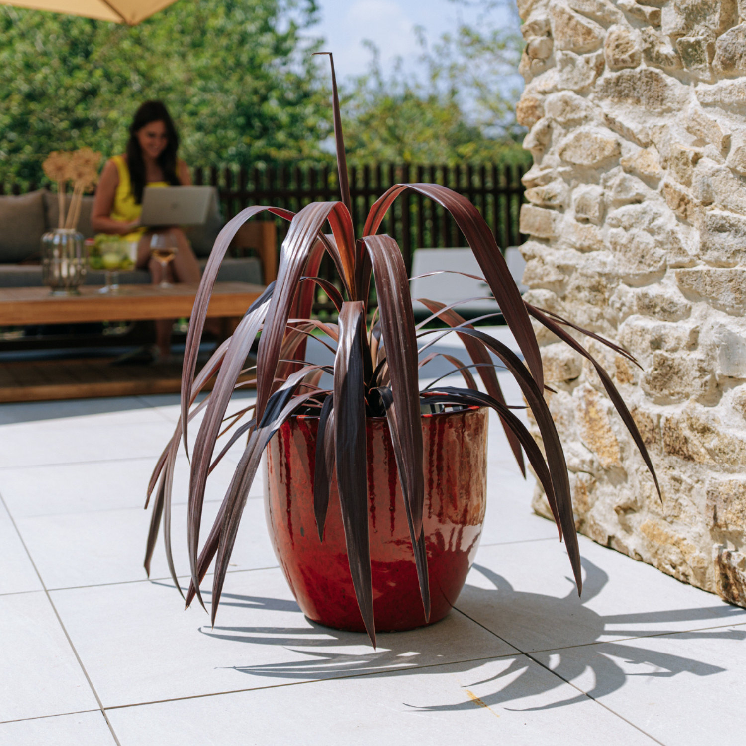 Pot grande taille d'extérieur LANCELOT 36x34cm rouge tropical, fait main en terre cuite émaillée, résistant au gel - 2