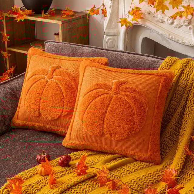Lot de 2 housses de coussin décoratives citrouille, 45 x 45 cm, en peluche douce brodée en 3D, pour décorations d'automne, style ferme, sans coussin.