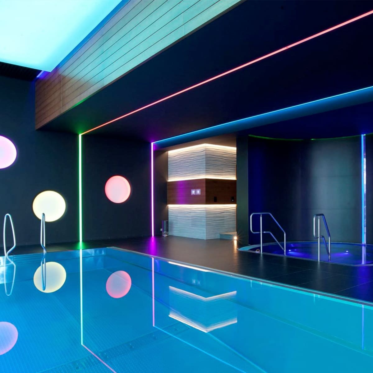 Faretto LED RGB Aigostar 50W – 2 Pezzi, Impermeabile IP65, Telecomando Con Timer E Modalità Stroboscopiche