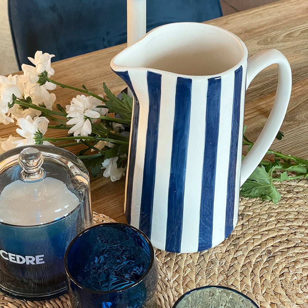 Pichet, carafe ou vase à rayures bleues et blanches - 4