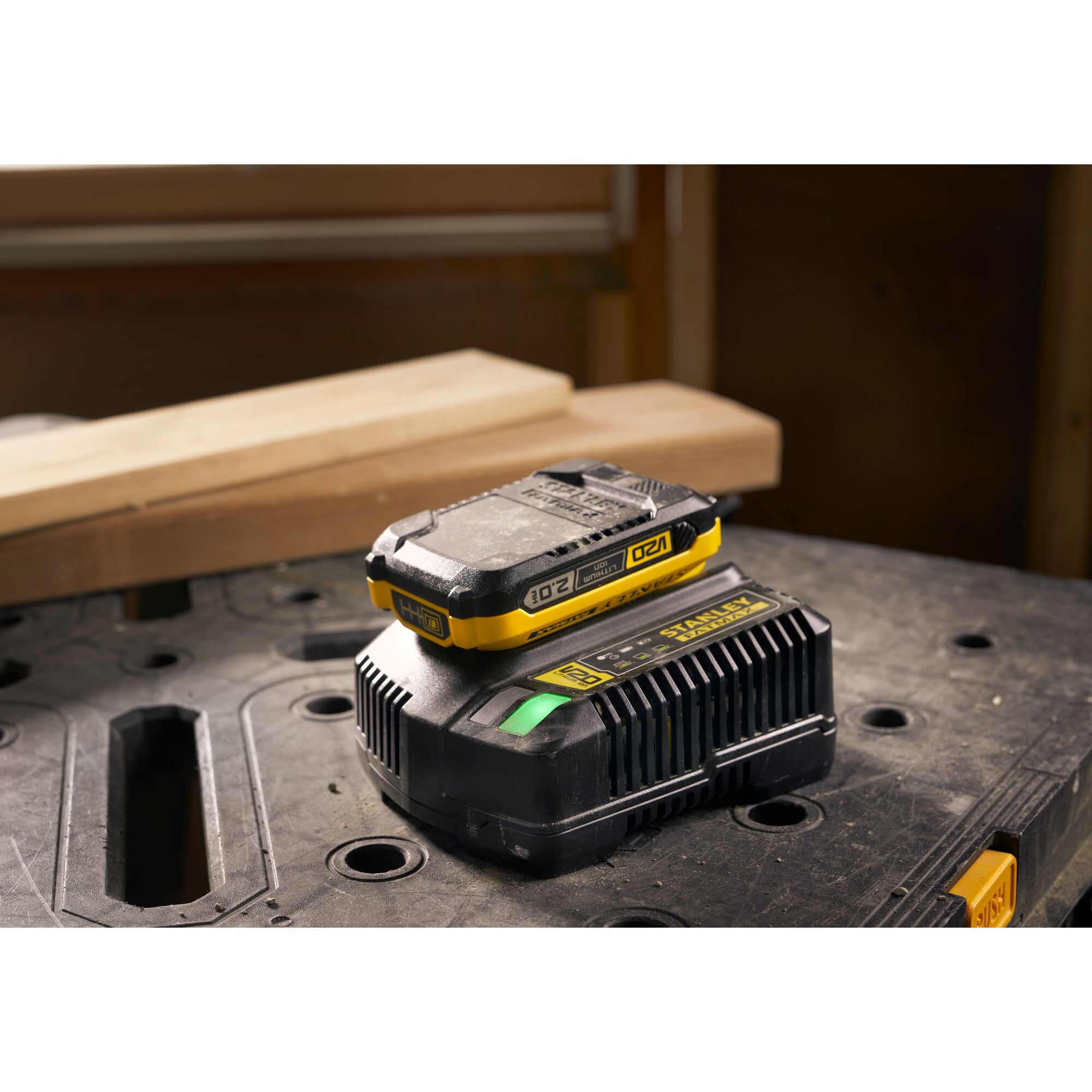 Batterie LITHIUM-ION 18V 2Ah - STANLEY Fatmax SFMCB202-XJ - Technologie améliorée gamme Fatmax V20 - 4