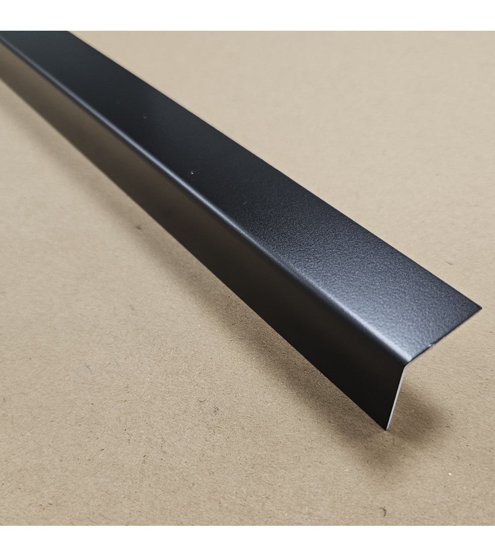 Lot 5 Cornières d'angle RAL 9005 Sat-épaisseur 1,5 mm- Long 150 cm (2,5 cm x 2 cm ) - 3
