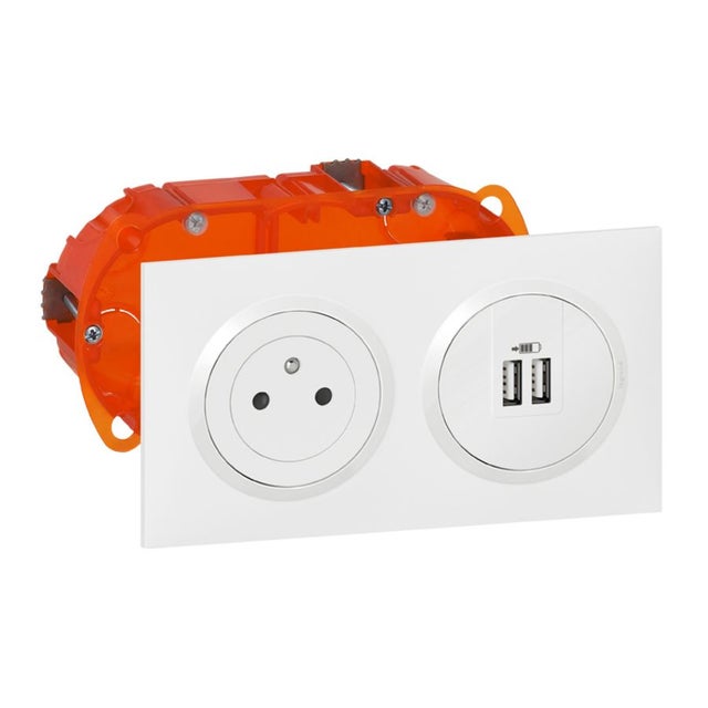 Prise 2P+T 16A + 2USB 2,4A + boite encastrement Dooxie - blanc - Legrand