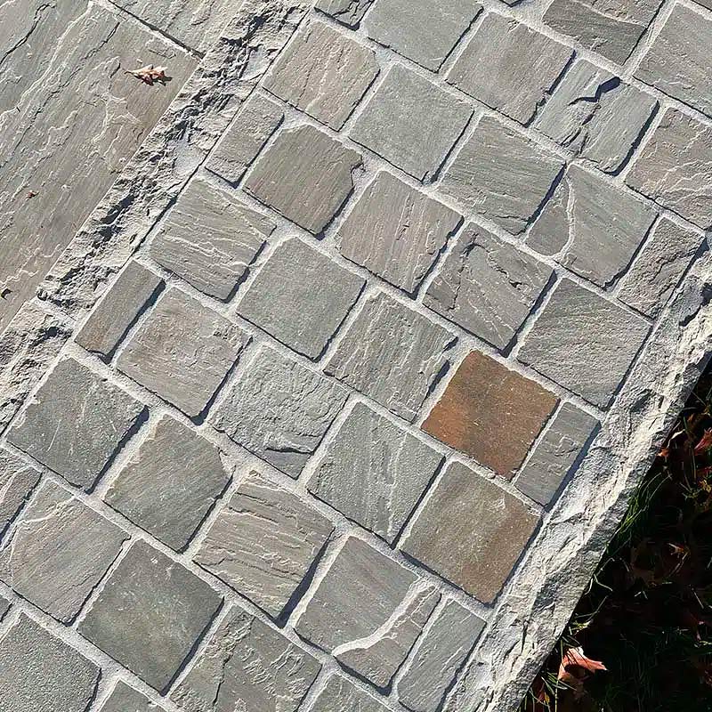 Pavés Grès Kandla Gris - clivé - PIERRE ET PARQUET - 14 x 20 x ép. +/- 2 cm - 4
