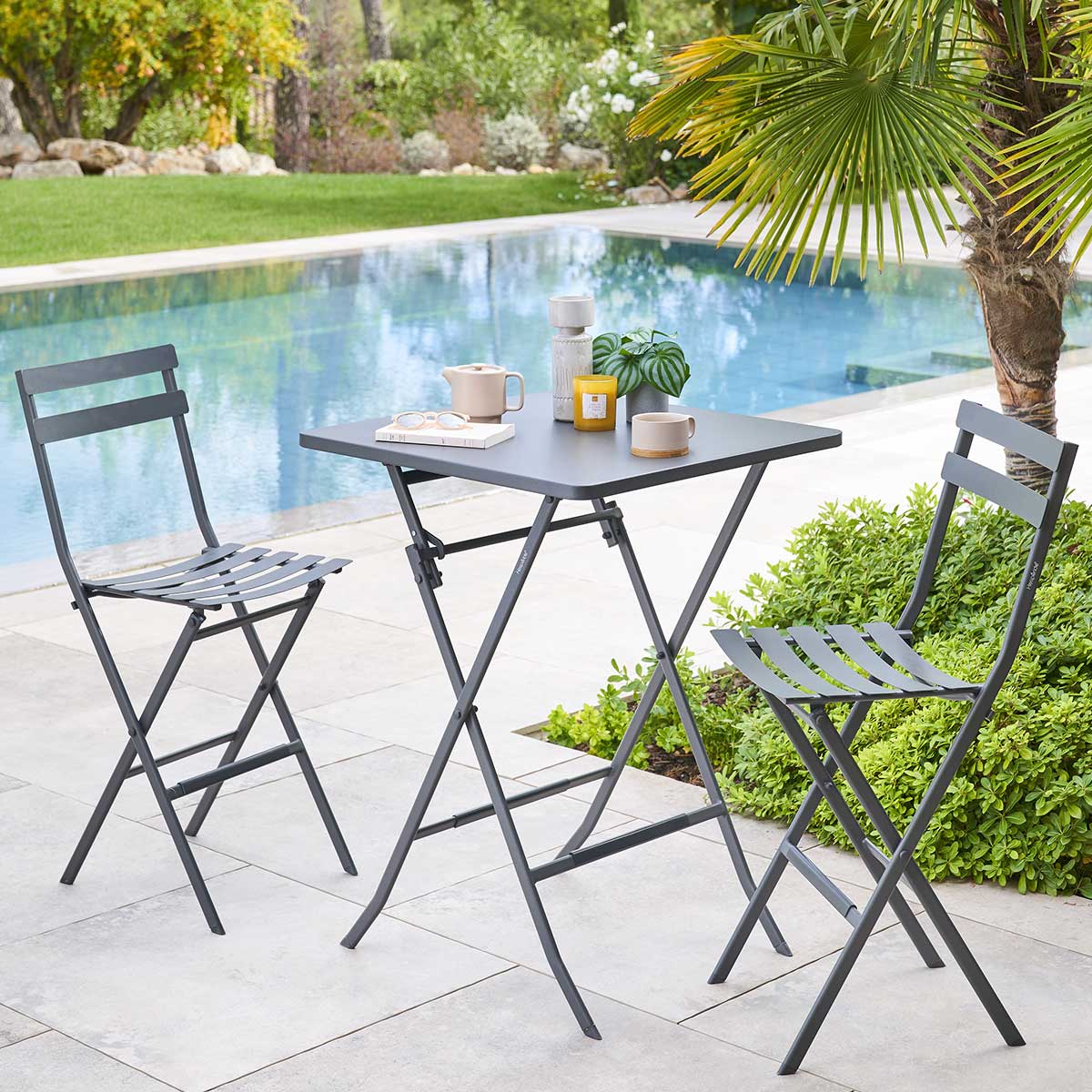Hespéride - Chaise de Jardin Pliante Greensboro Gris Graphite - Acier Traitement Antirouille Renforcé - 50 x 42 x 81 cm - Meuble d'Extérieur Pliable
