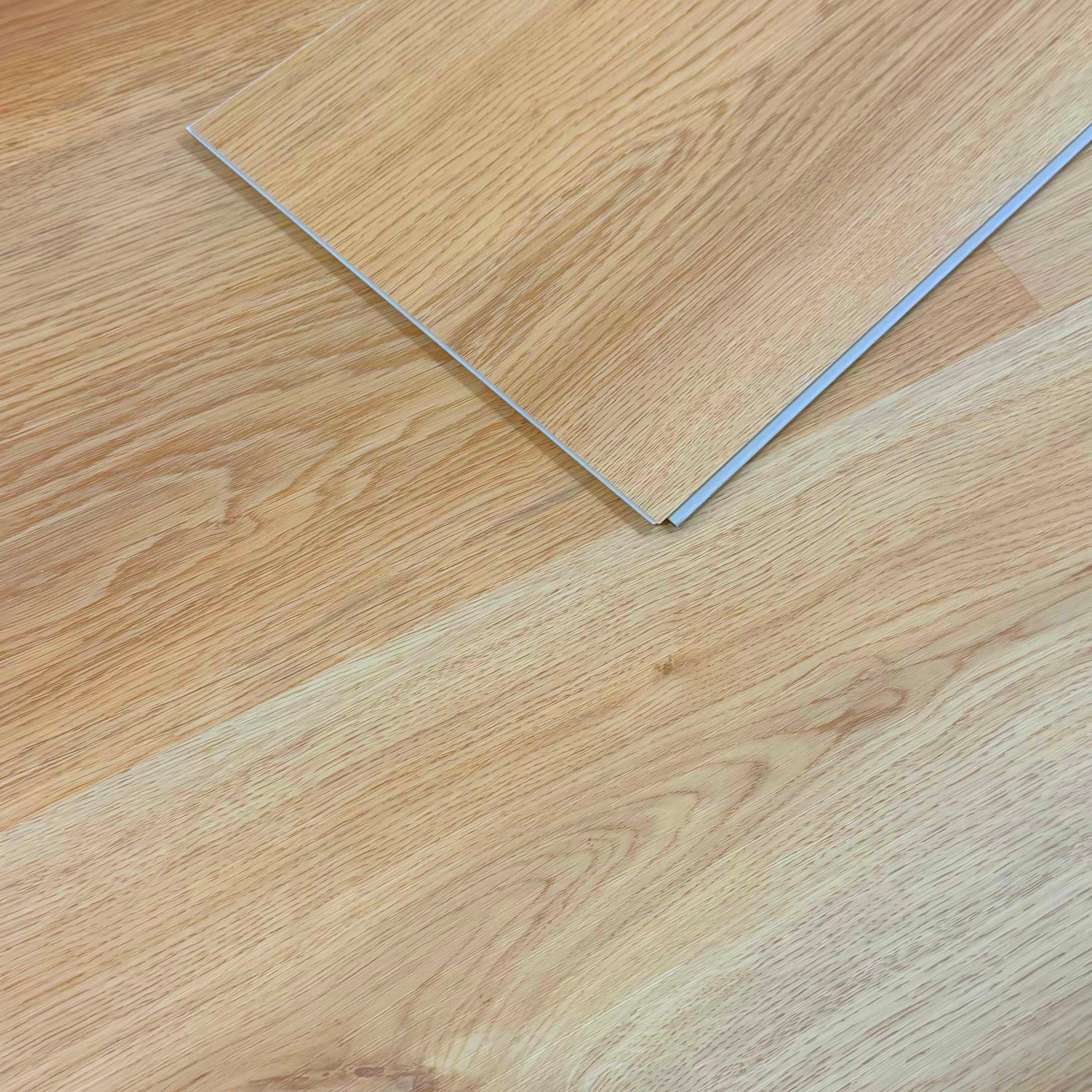 Sol PVC - Lames PVC clipsable avec sous couche intégrée- GARANTIE 20 ans -Ep. 5,5 mm- Bois clair - Dimensions L 122 cm x l 23 cm - 7