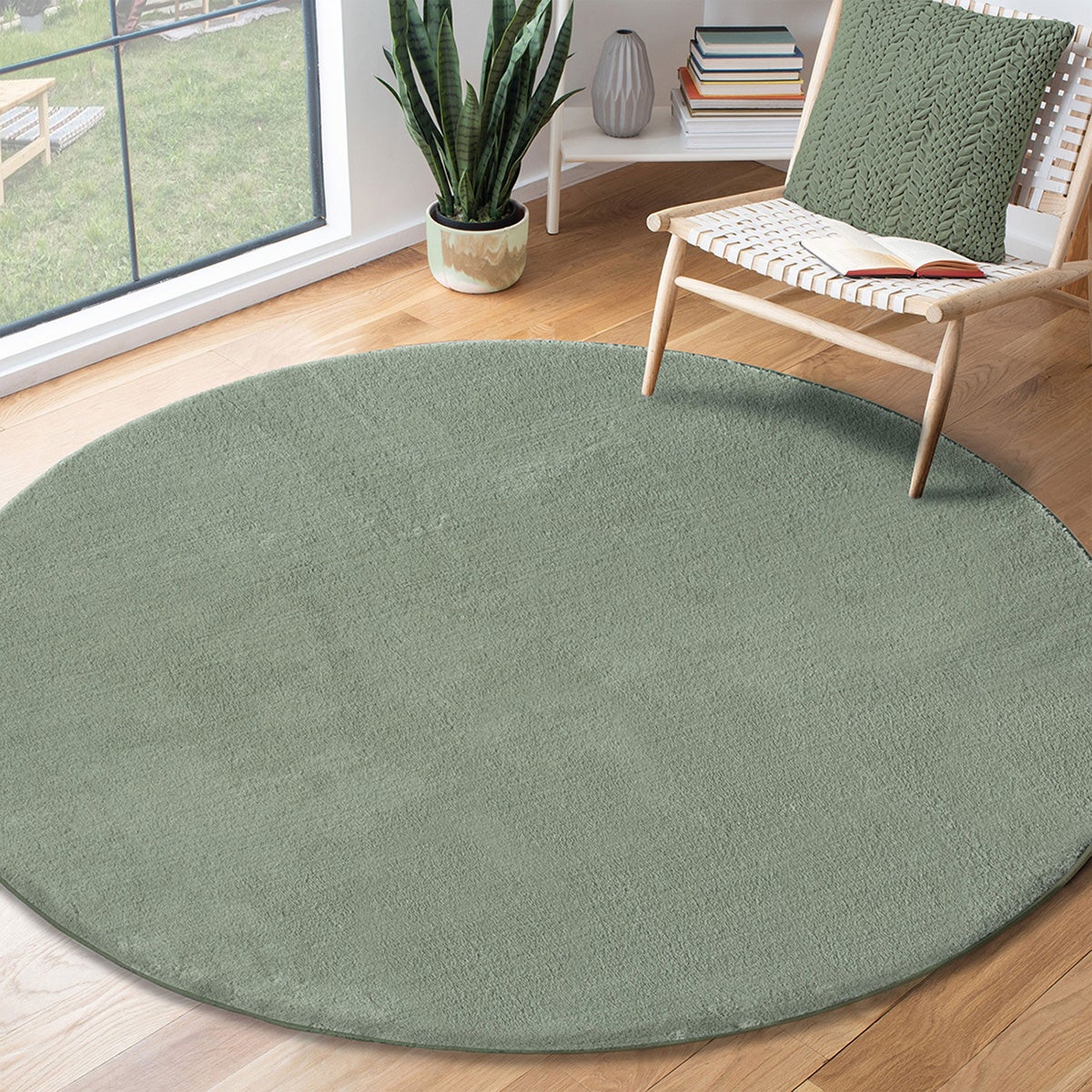 the carpet Relax tapis moelleux à poils courts, dessous antidérapant, lavable à 30 degrés, super soft, aspect fourrure, Vert, 120 cm - 2