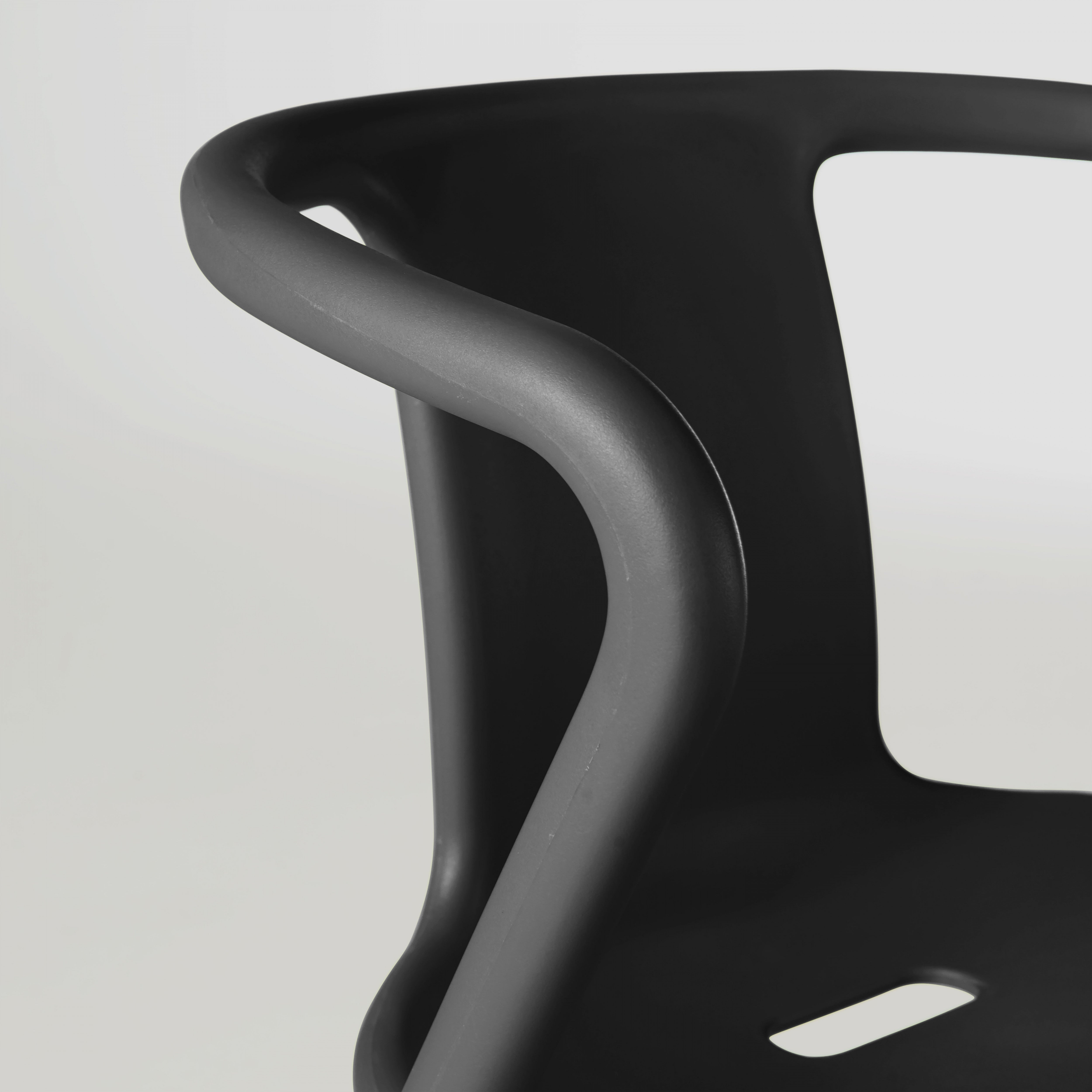 Lot de 4 chaises plastique noir - 5