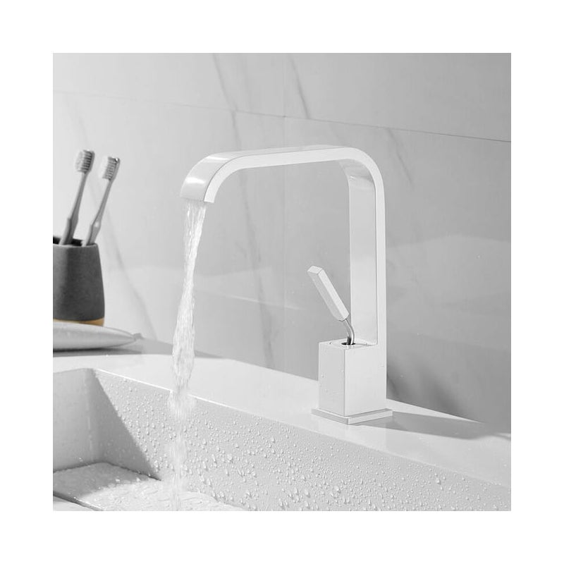 Biały kran umywalkowy typu wodospad z wysoką wylewką, mosiężny kran mieszaczowy do łazienki