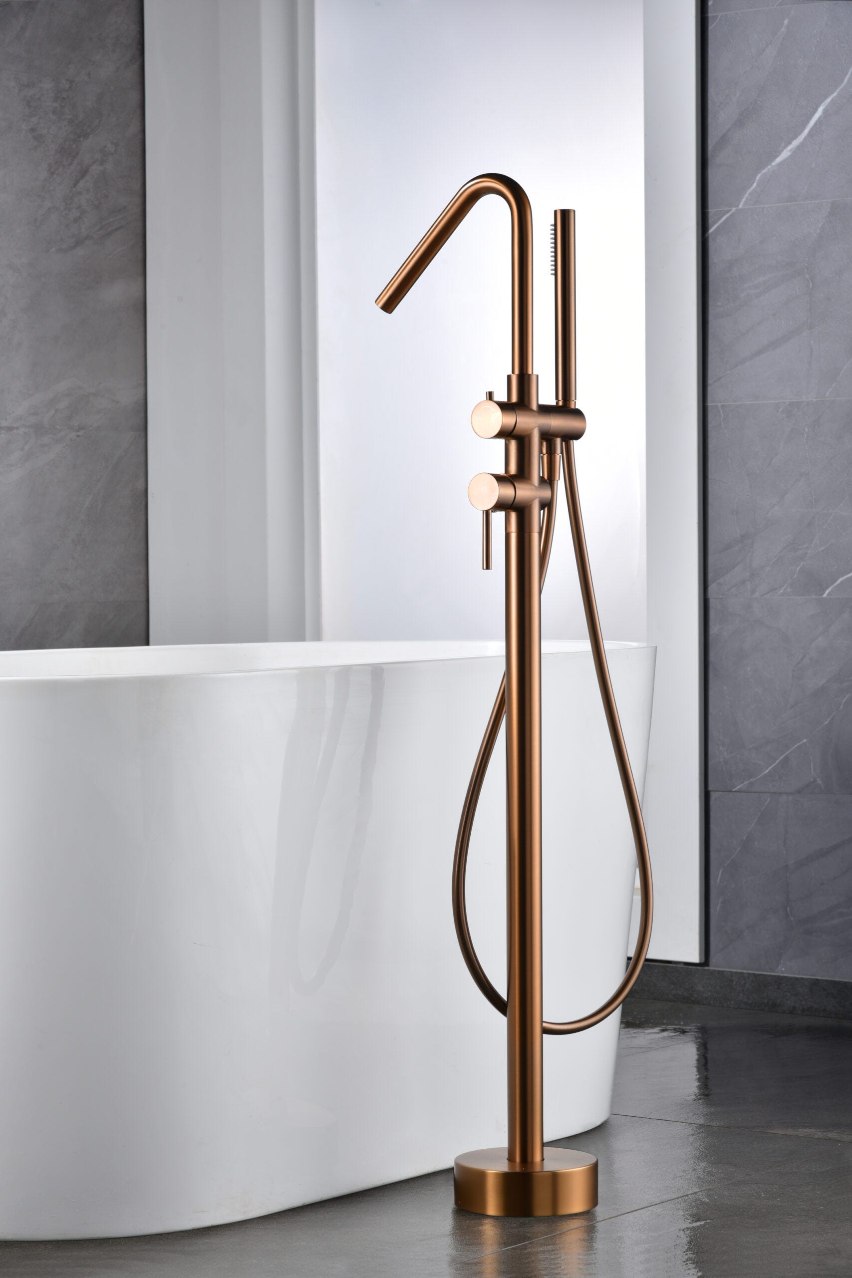 Robinet de baignoire monté au sol Flynama chrome à poignée unique YFF Robinet de baignoire monté au sol Flynama chrome à poignée unique YFF