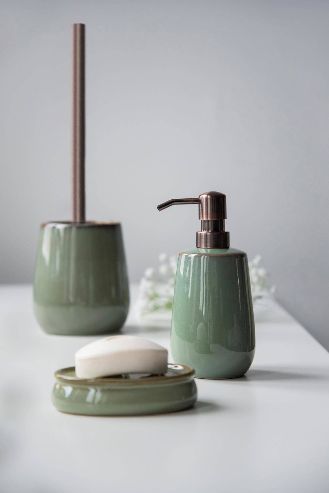 Distributeur de savon liquide SIRMIONE, céramique, vert avec bord cuivre, 430 ml, Wenko, WENKO - 4
