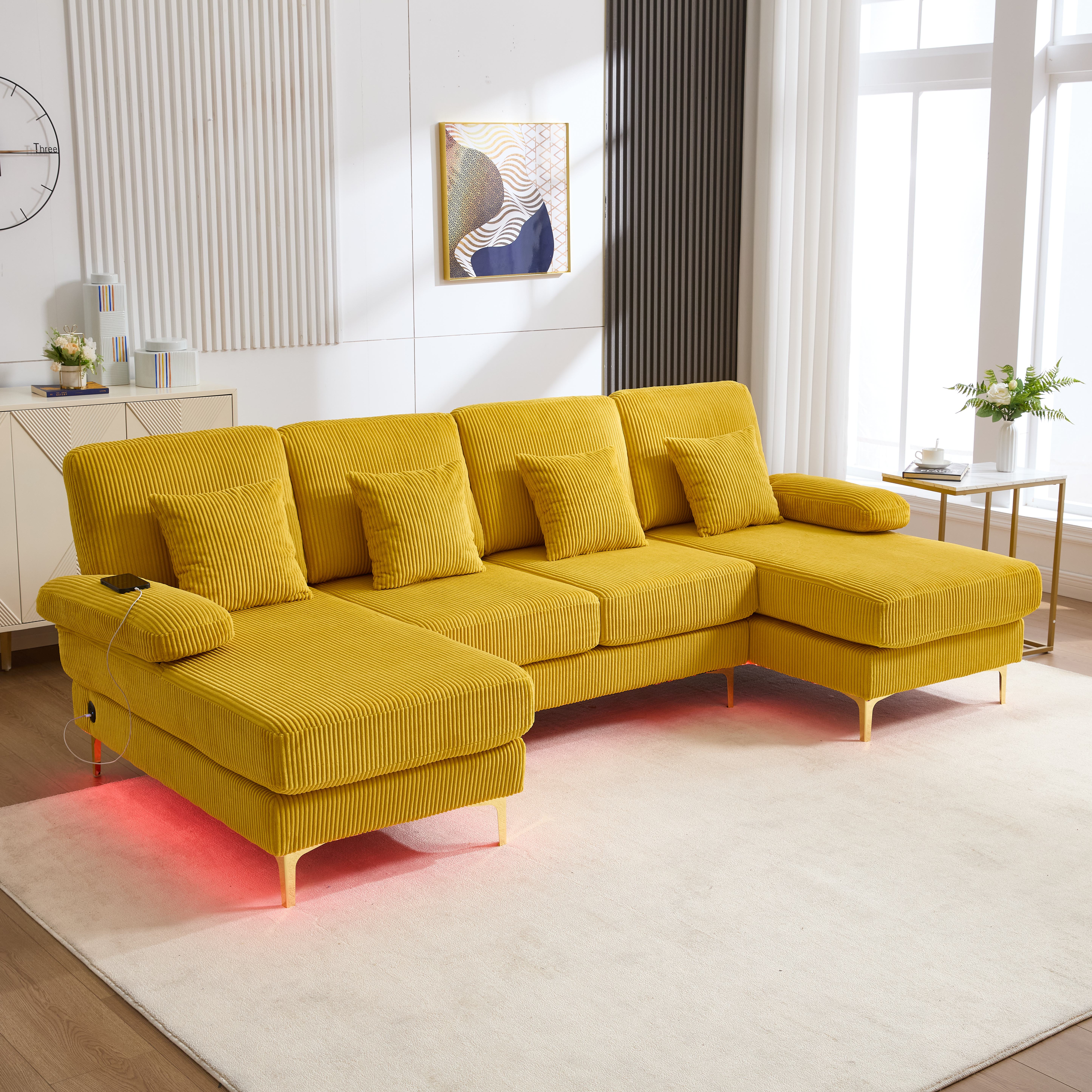 Sofa w kształcie litery U, 4-osobowa, z 4 poduszkami – 265 x 135 x 88 cm – Aksamitne i złote metalowe nogi – Diody LED i porty USB – Żółta