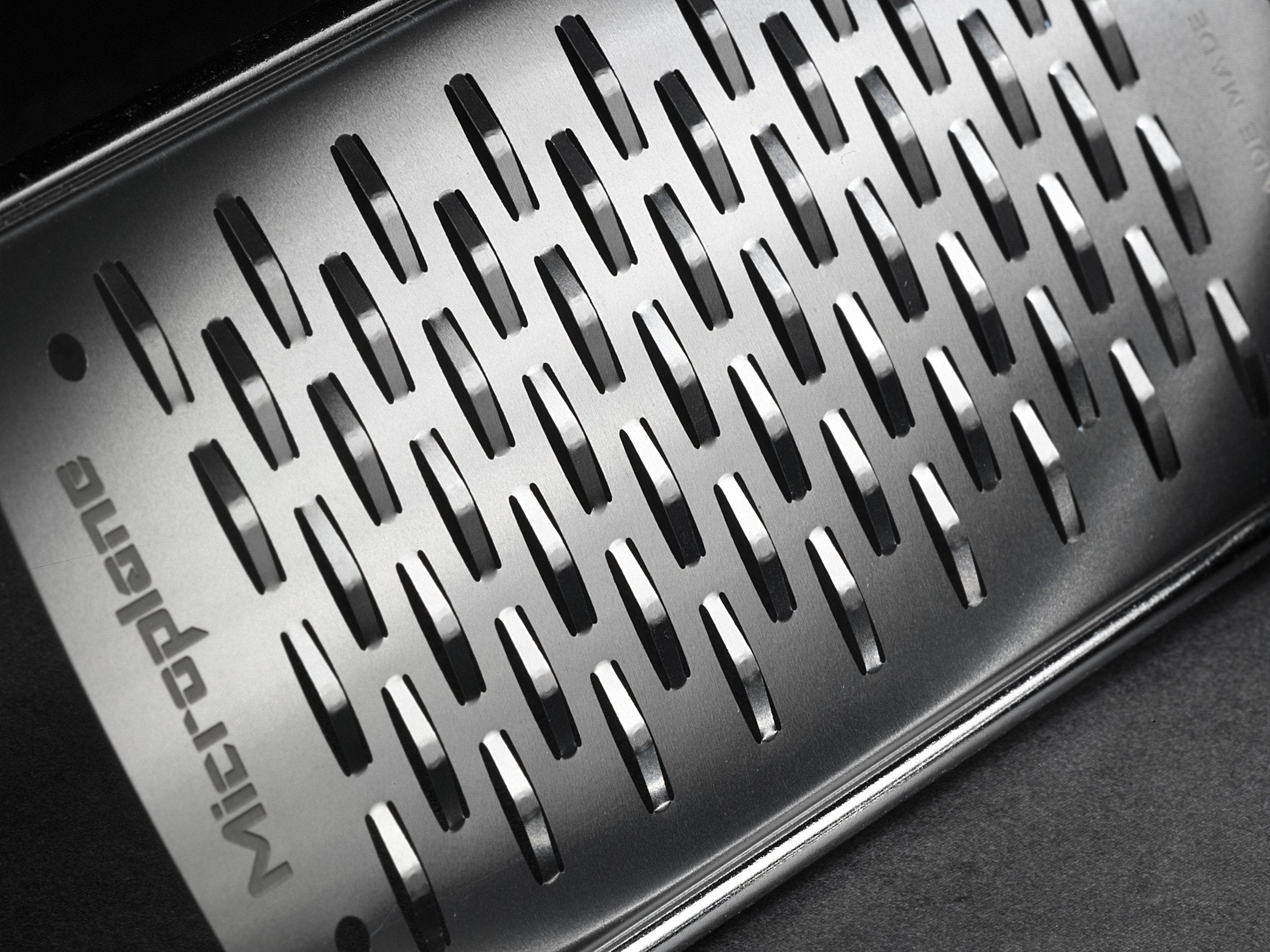 Grattugia Buddy's Blades 30,5 Cm - Acciaio Inox Per Parmigiano, Zenzero, Lavabile In Lavastoviglie - Foto 3