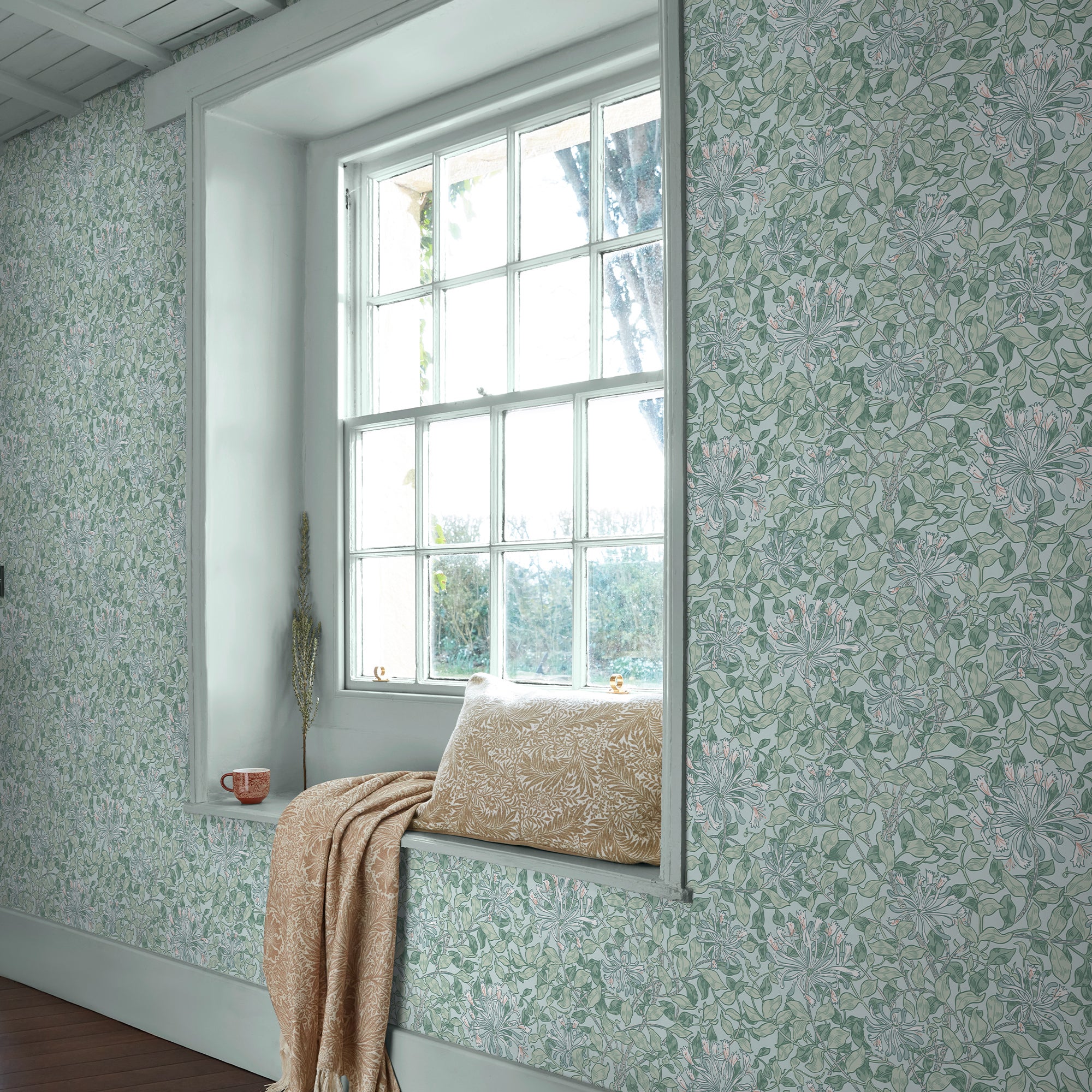 Papier peint intissé William Morris Honeysuckle Breeze 1005 x 52cm Vert ...