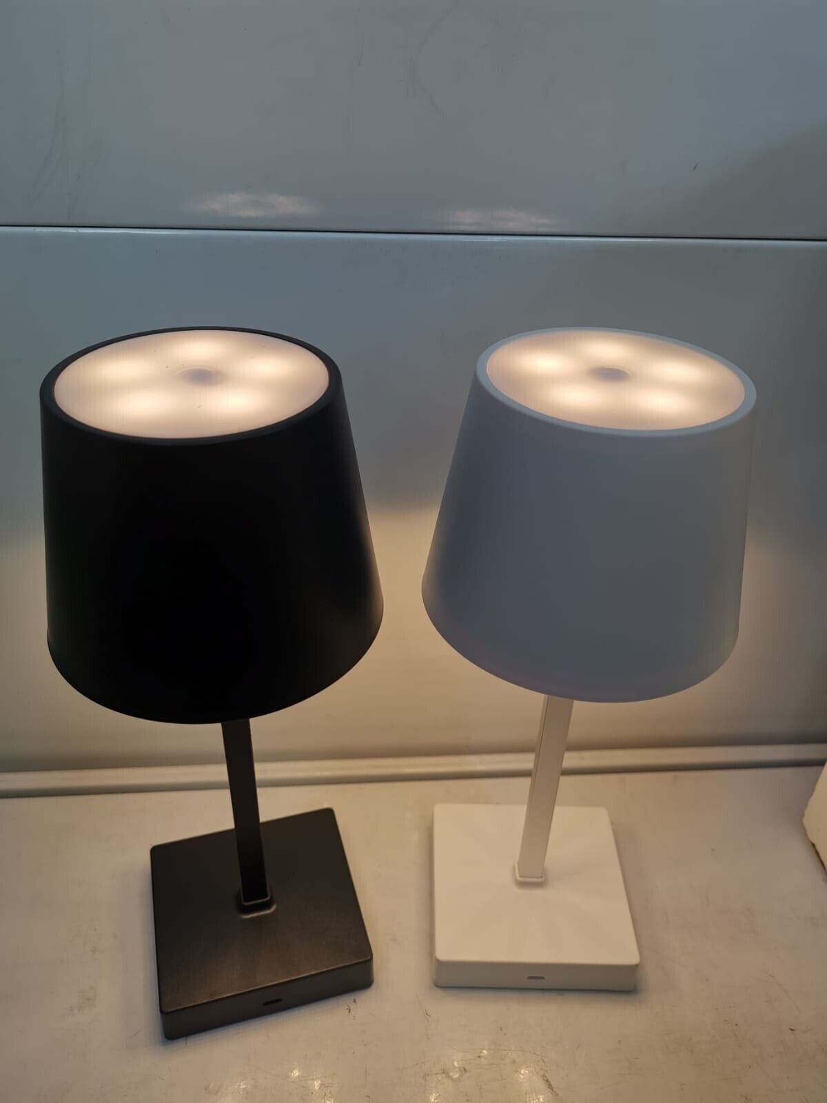 Lampada Da Tavolo LED Ricaricabile BL-2PC – Touch Dimmerabile 3000K/4000K/5000K – Impermeabile IP44 – Staccabile Per Bottiglia