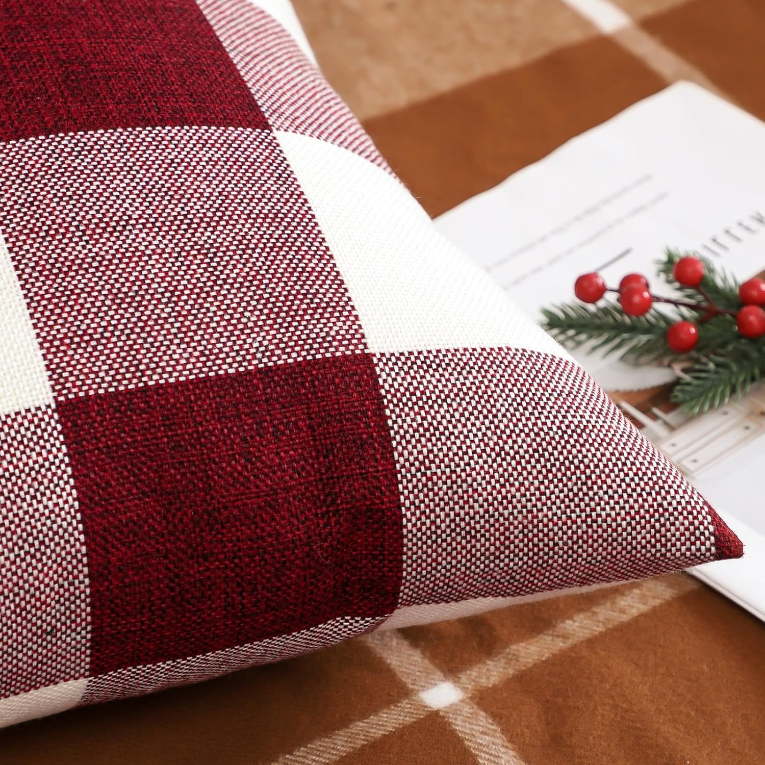 Set di 2 federe per cuscini natalizi classici a quadri da 50x50 cm, federe decorative in stile country per divano, soggiorno e letto (rosso) - 5