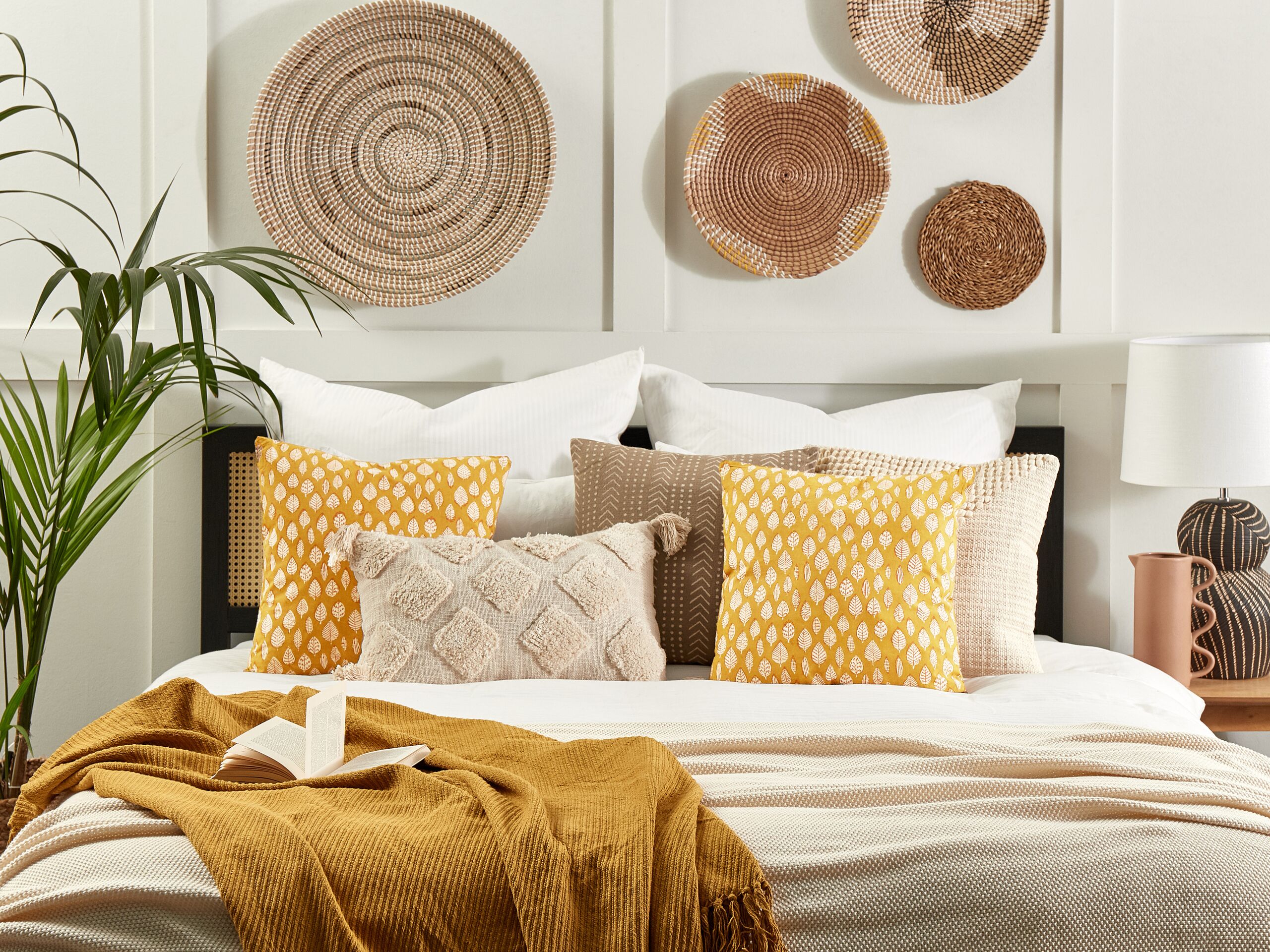 Beliani conjunto de 2 cojines ginnala algodón 45 x 45 cm de plantas impresión en bloque amarillo