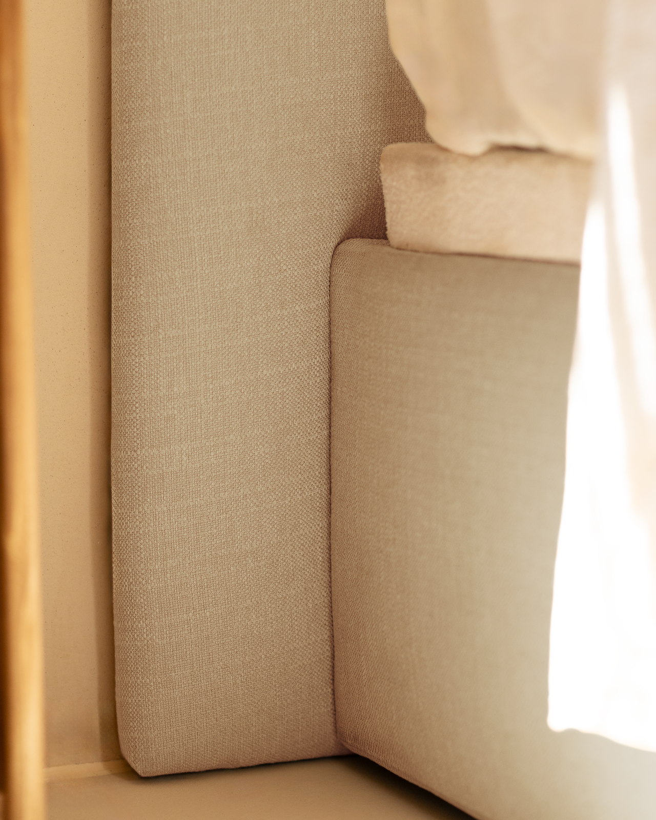 LAIA - Lit avec coffre gris clair pour matelas 200x200cm - DECOWOOD - 6