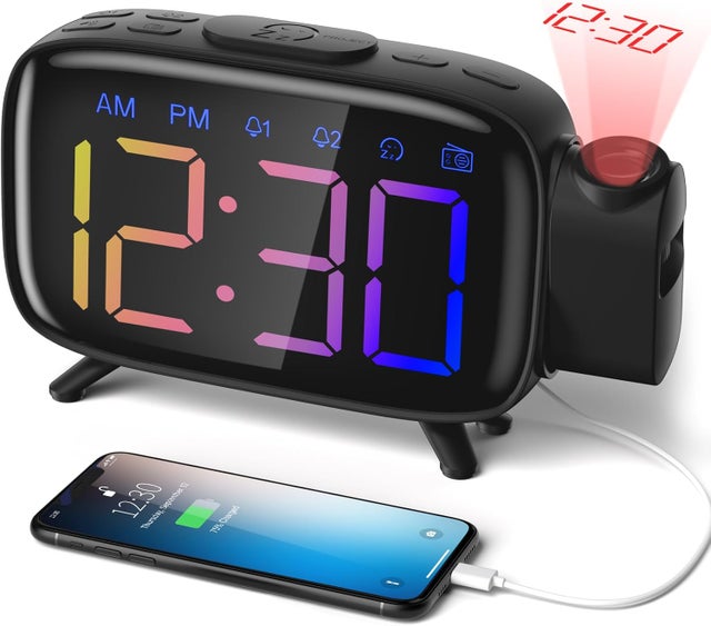 Radio Reveil Projection Plafond Réveil Radio FM avec Double Alarme Reveille Numerique Couleur, 12/24H, 3 Niveaux de Luminosité, Port de Char