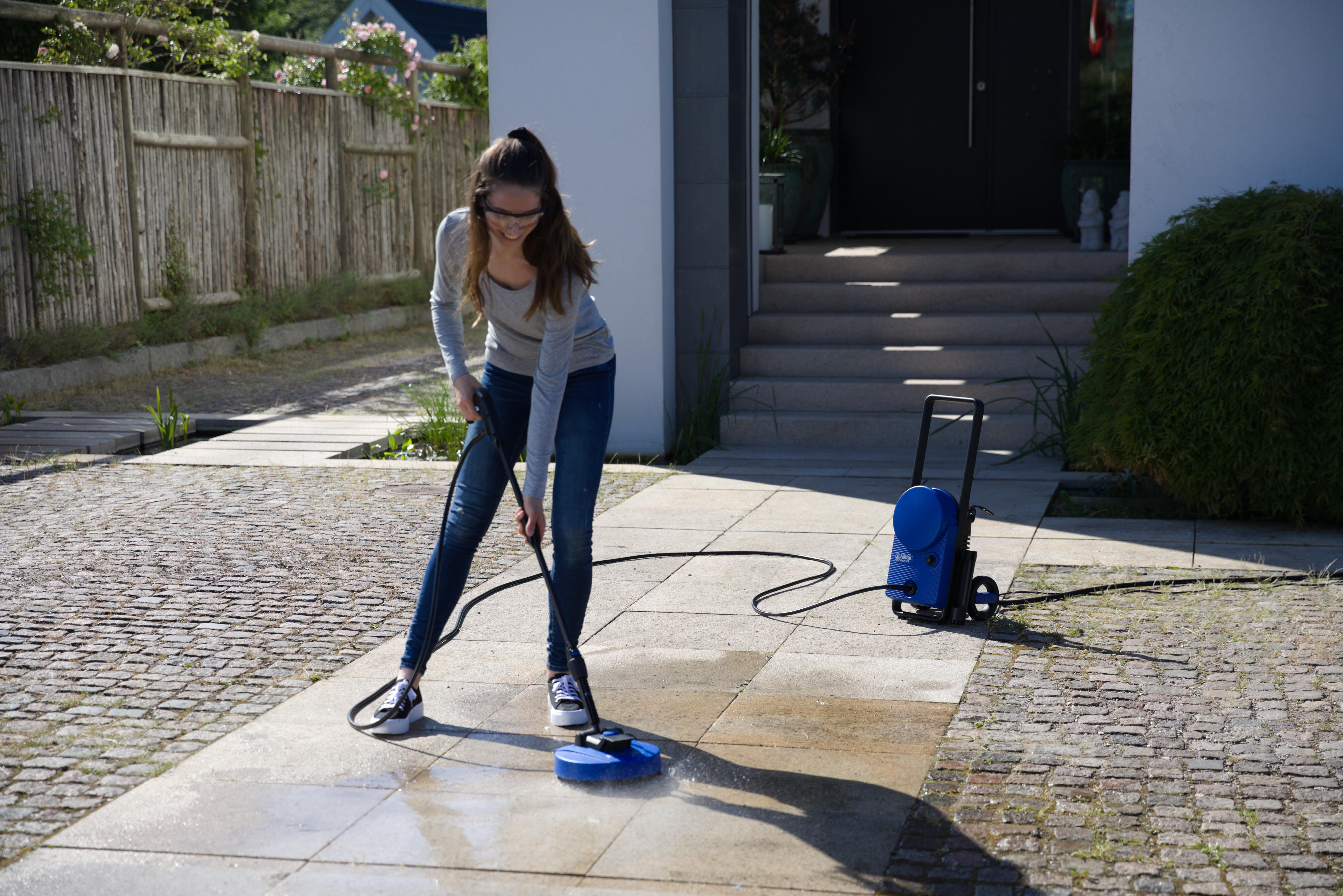 Nilfisk Core 125-5 Home Nettoyeur Haute Pression – 125 bar, 1400 W – Avec Nettoyeur Terrasse et Brosse Fixe Courte – Pour Terrasse, Mobilier de Jardin - 4