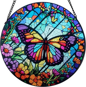 Acchiappasole Un Forma Di Cuore Da Appendere Alla Finestra Acchiappasole Nel Cristallo Colorato Con Farfalla Acchiappasole Nel Cristalli Con Prismi~p192778387