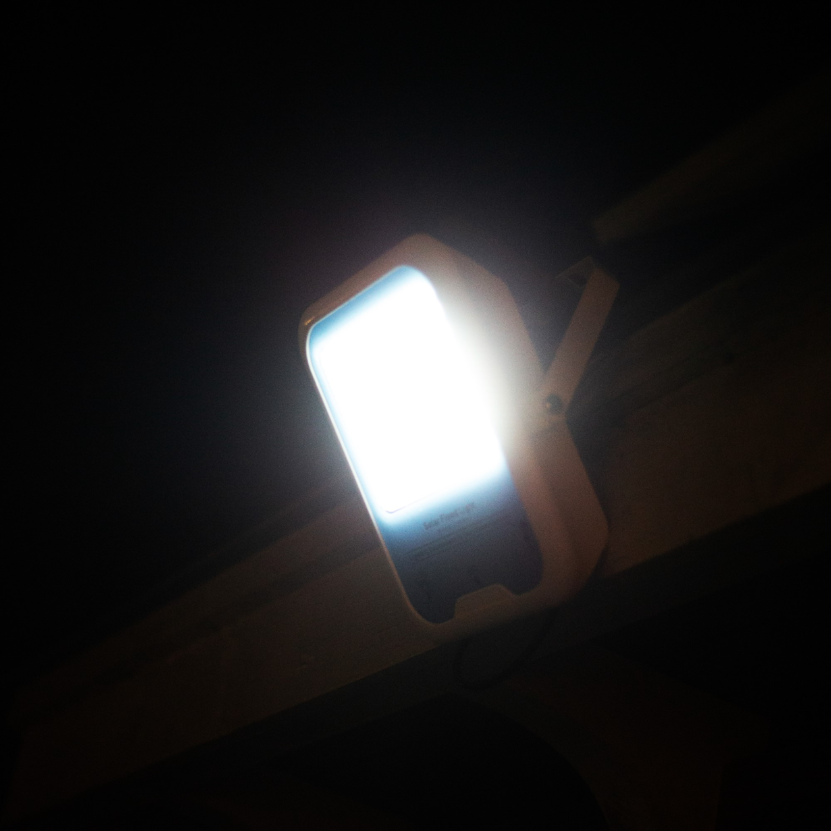 Projecteur Solaire LED Iplux® PowerBeam Pro 2400 lumens – Haute qualité – Capteur de mouvement – IP66 – 6000K – Aluminium - 10