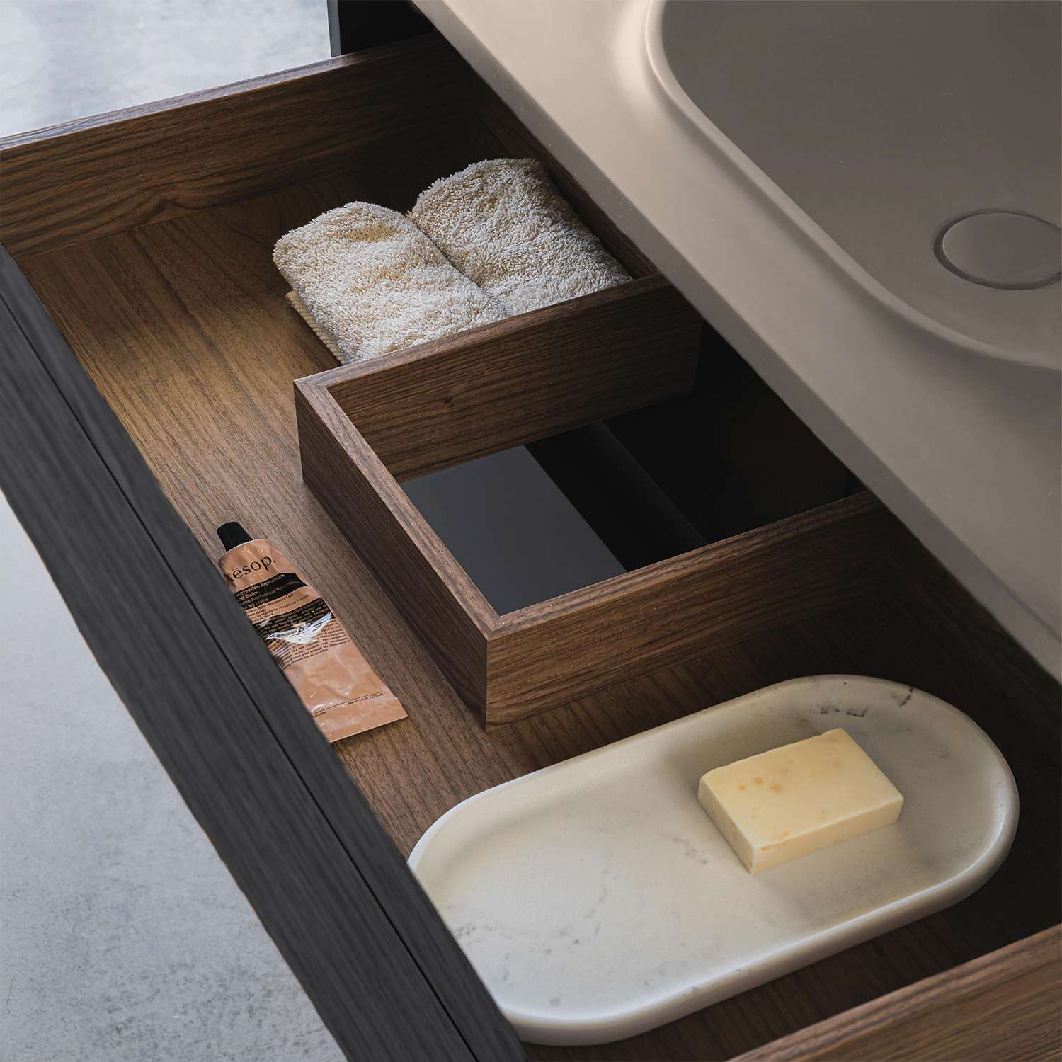 Ensemble meuble de salle bain 120 cm noyer plan vasque blanc perle POALGI 2 tiroirs - série Bül - 4