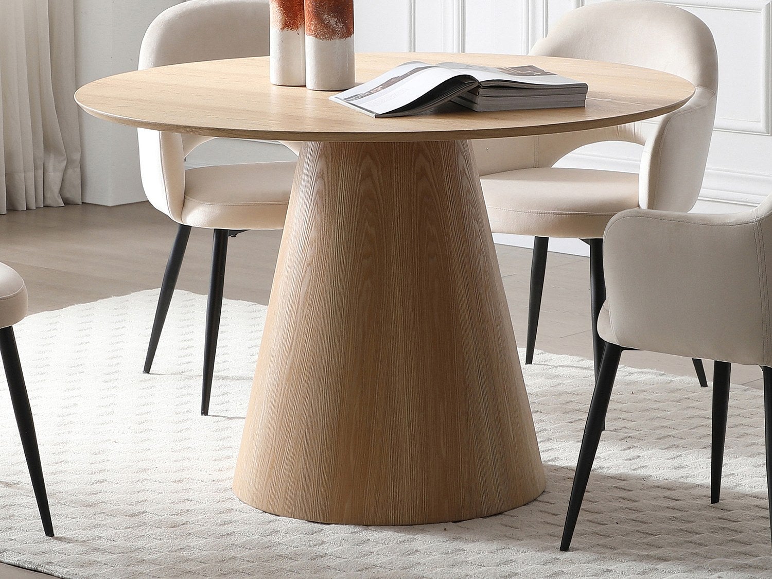 Stół do jadalni okrągły dla 4 osób z dębową okleiną - Naturalny jasny - ANTALIZA