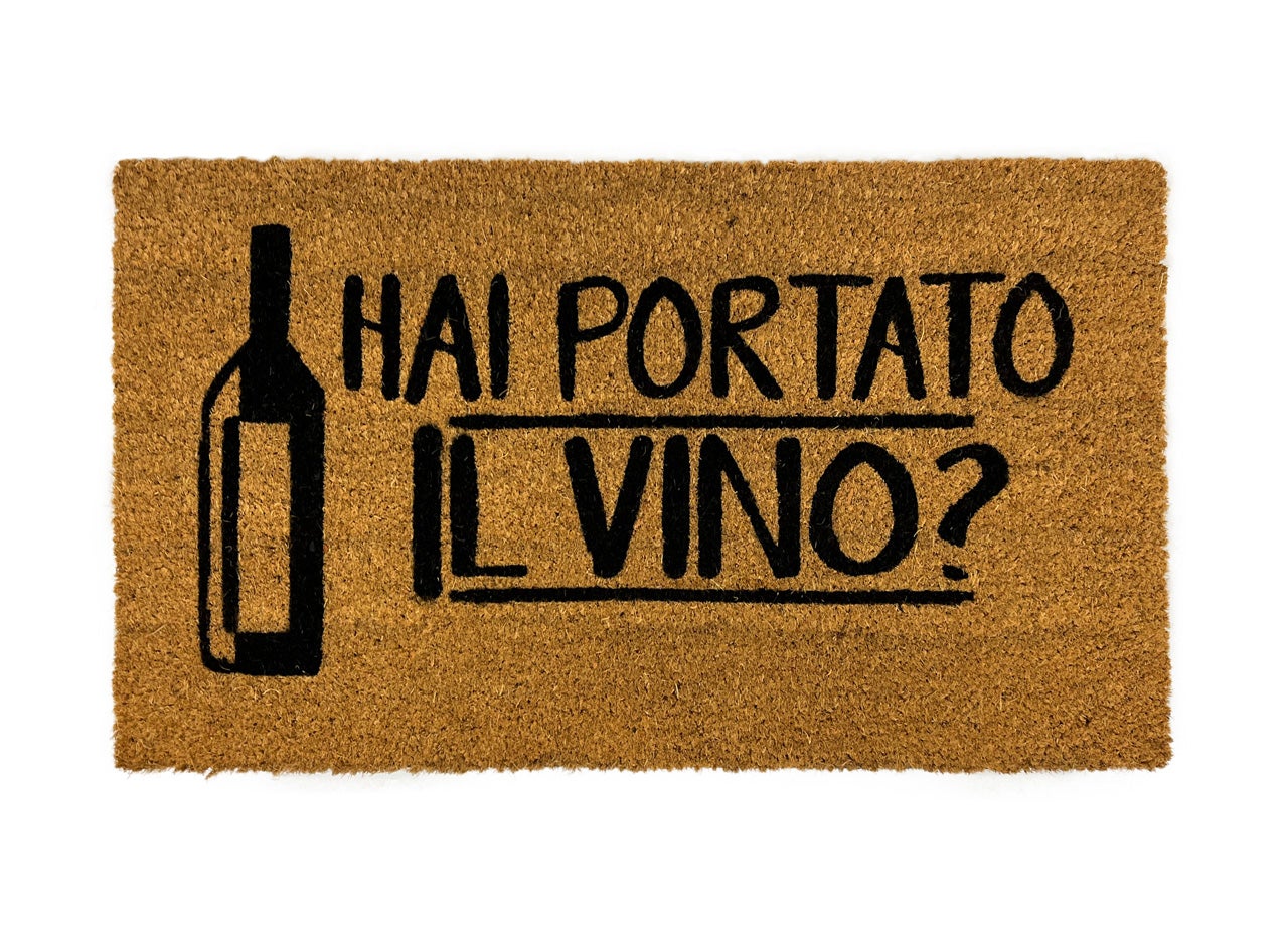 Zerbino Personalizzato Eureya Con Frase Divertente Vino – 76x45 Cm – Antiscivolo Per Interni/Esterni – Regalo Inaugurazione Casa