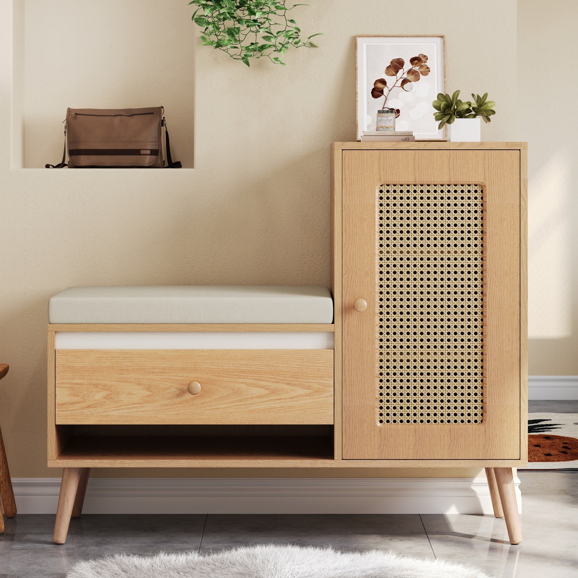 Banc d'entrée en rotin avec coussin, étagère à chaussures, tiroirs, compartiments ouverts et porte. Multifonctionnel pour l'entrée. - 2