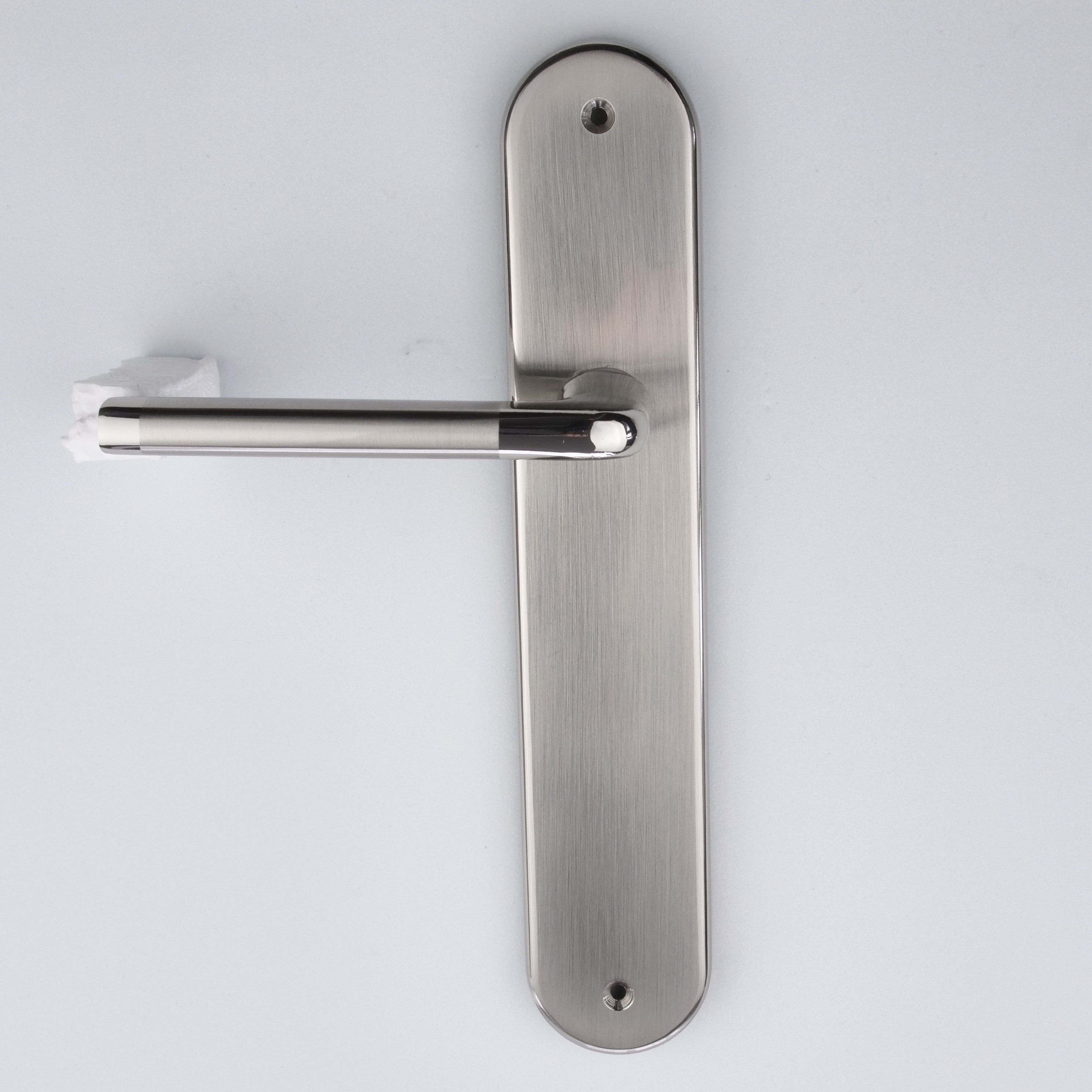 Manilla con placa ovalada bicolor para puerta modelo '140' de zamak ...
