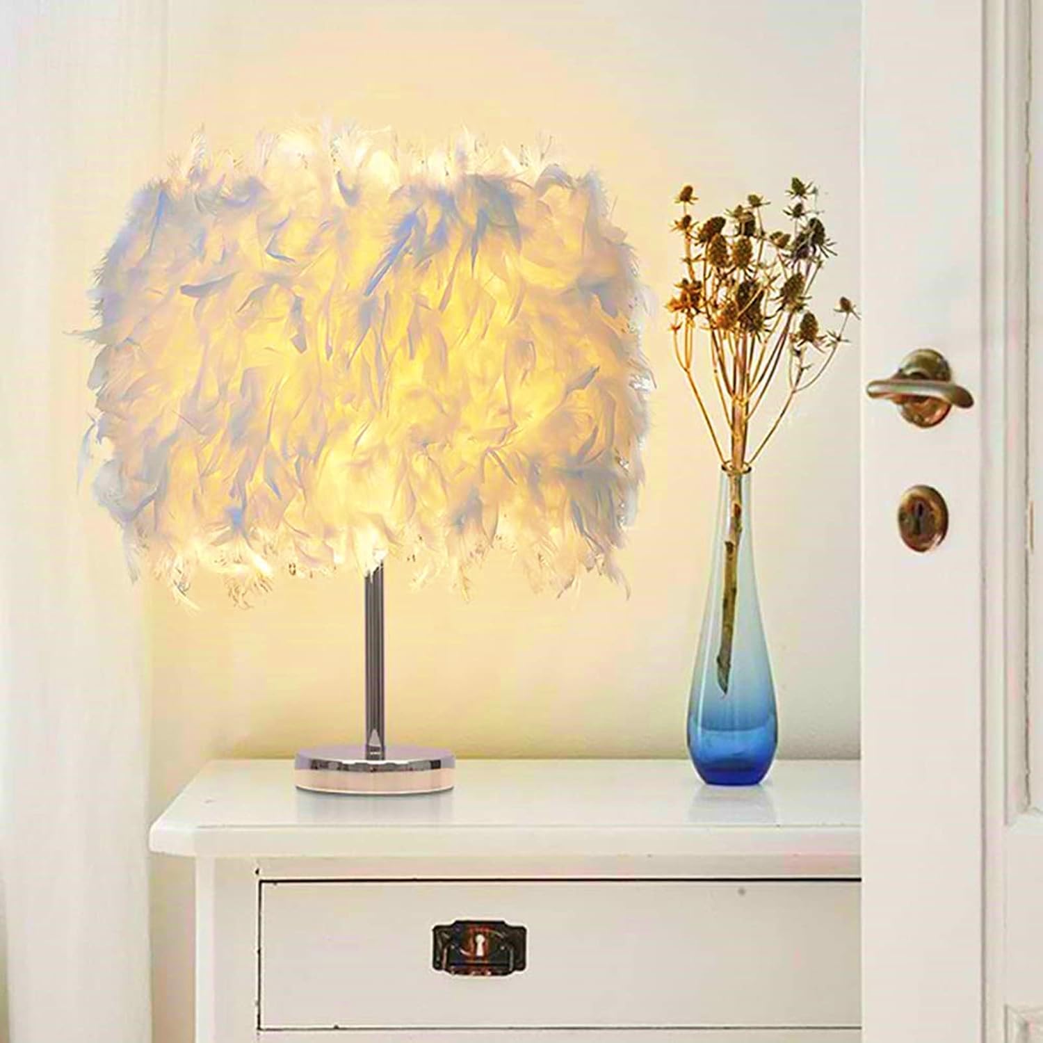 Lampa stołowa z piórami, biała lampa przy łóżku, abażur z piór, lampka nocna, biurko, kreatywny abażur, dekoracyjny - 4