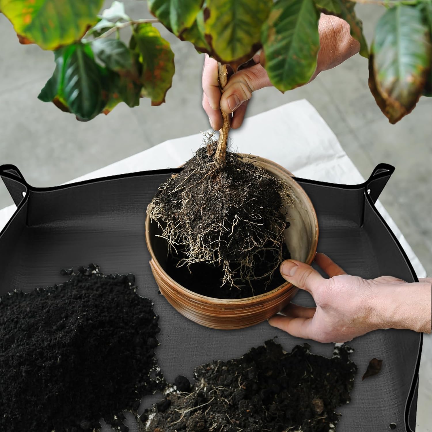 Confezione da due tappetini per piante - 66 x 66 cm - Tappetino da giardino - Polietilene nero - Tappetino per piante impermeabile - 5