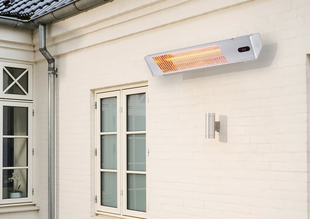 Sined Caldo Ira Inox 2000 WIFI Stufa Infrarossi da Esterno 2000W, Onda Corta IR-A, Telecomando, Design Elegante, Griglia Protettiva, Display LED.