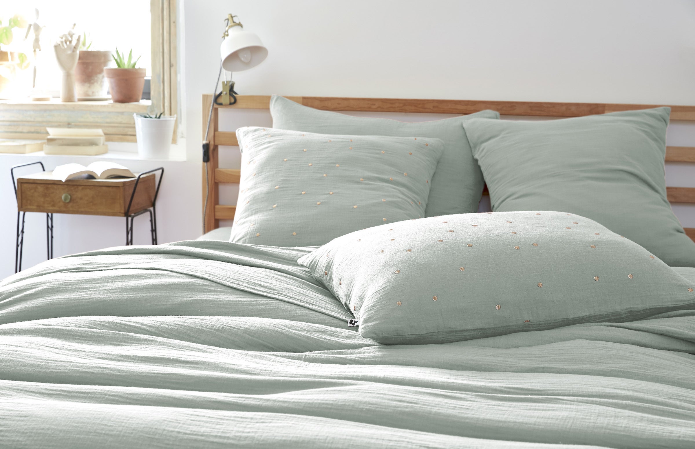 Taie d’Oreiller 60 x 60 cm – Gaze de Coton Brodée Fil Or – Gaïa Chic Eucalyptus - 2