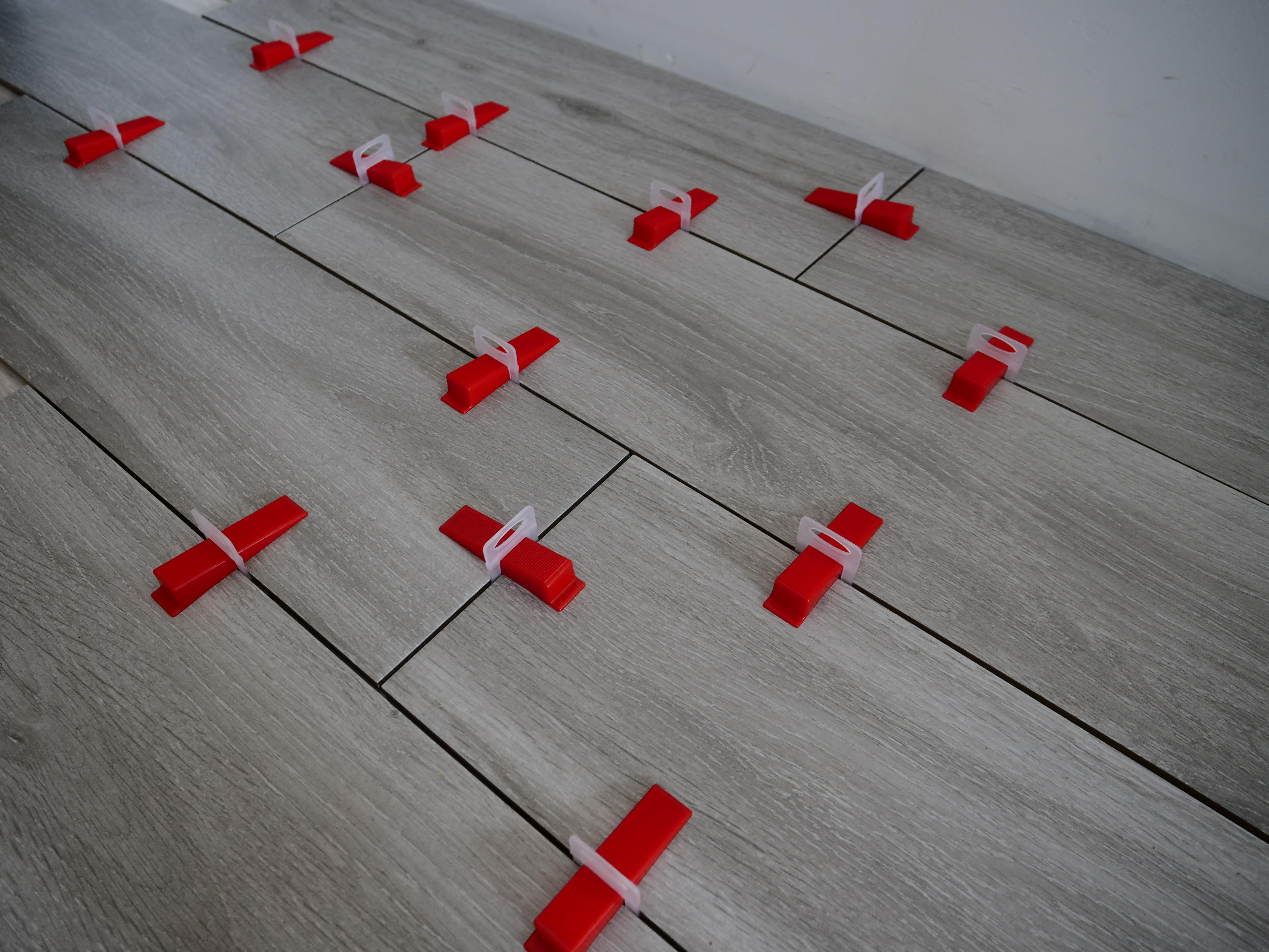 Croisillons Auto-nivelants Larg.2mm X100 + écrous X100 - Kit De 200 Pièces