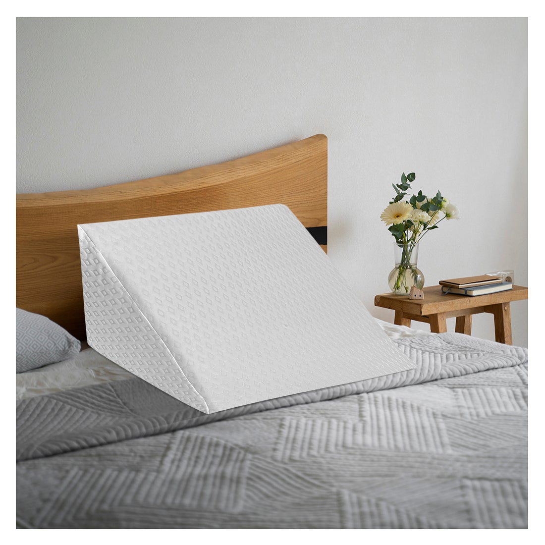 Acomoda Textil – Almohada de Lectura en Forma de Cuña para Sofá y Cama. Cojín de Espuma Desenfundable para Leer o Trabajar con Ordenador. - 4