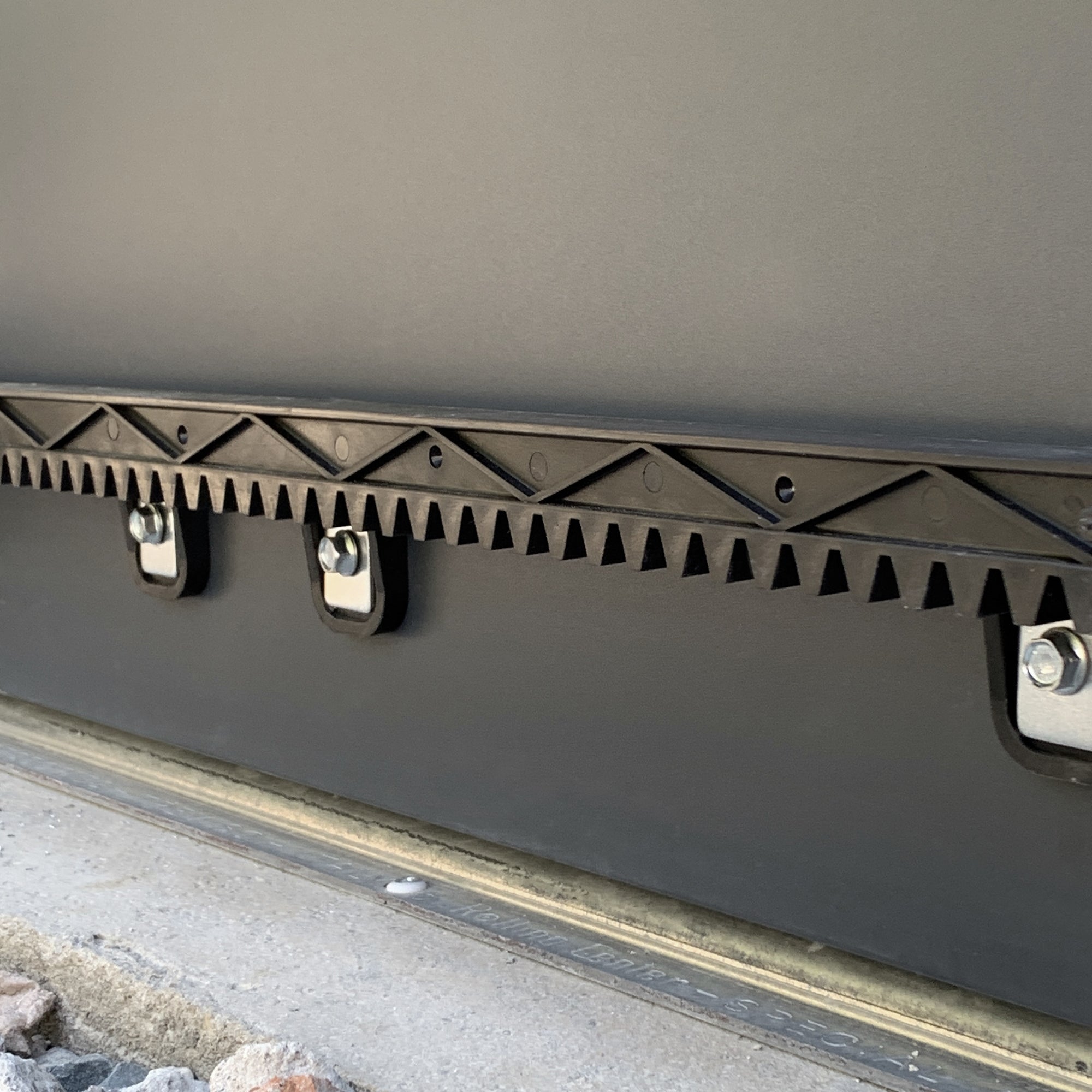 Motorisation solaire pour portail coulissant Zenia SE + 2 télécommandes supplémantaires (3 en tout) - Avidsen - 4