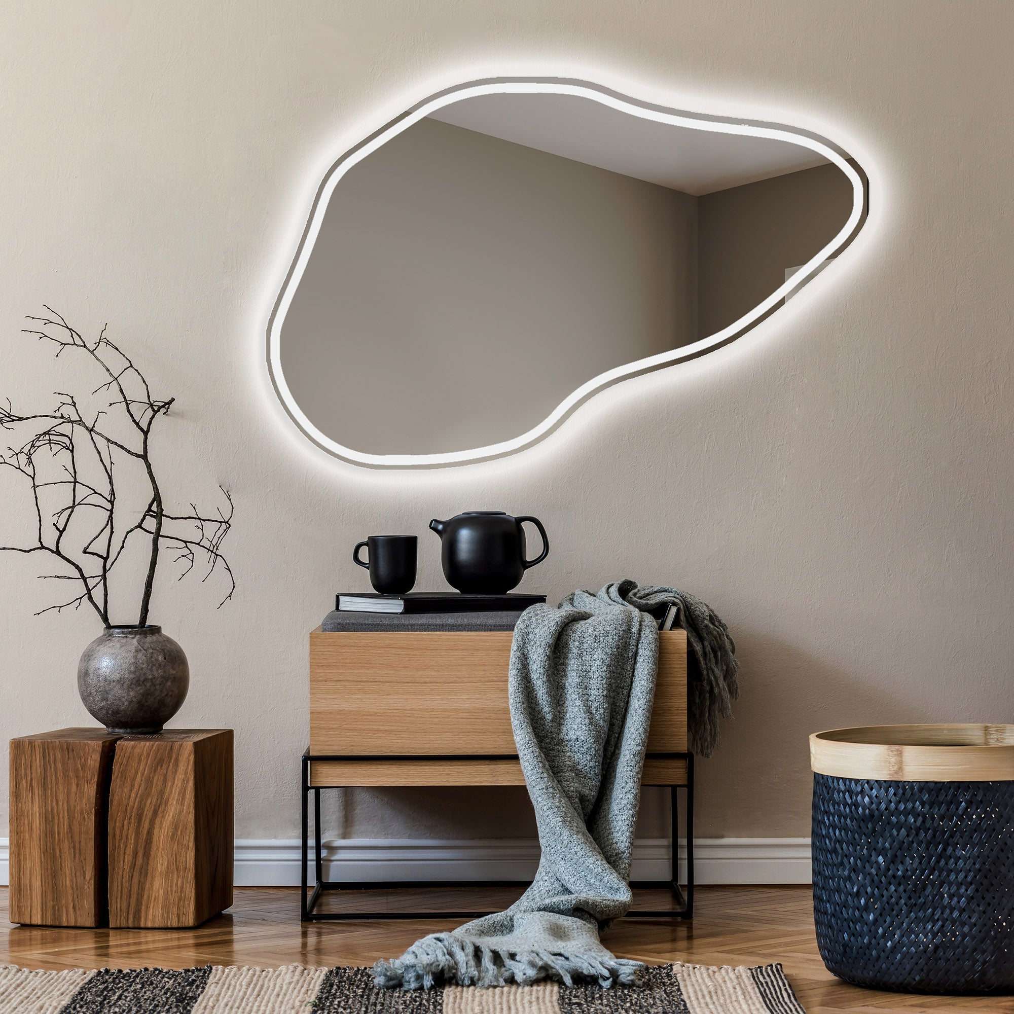 Lustro asymetryczne z podświetleniem LED Łazienka (84x54cm) Jasne lustro z podświetleniem | Chłodna biel 7000K