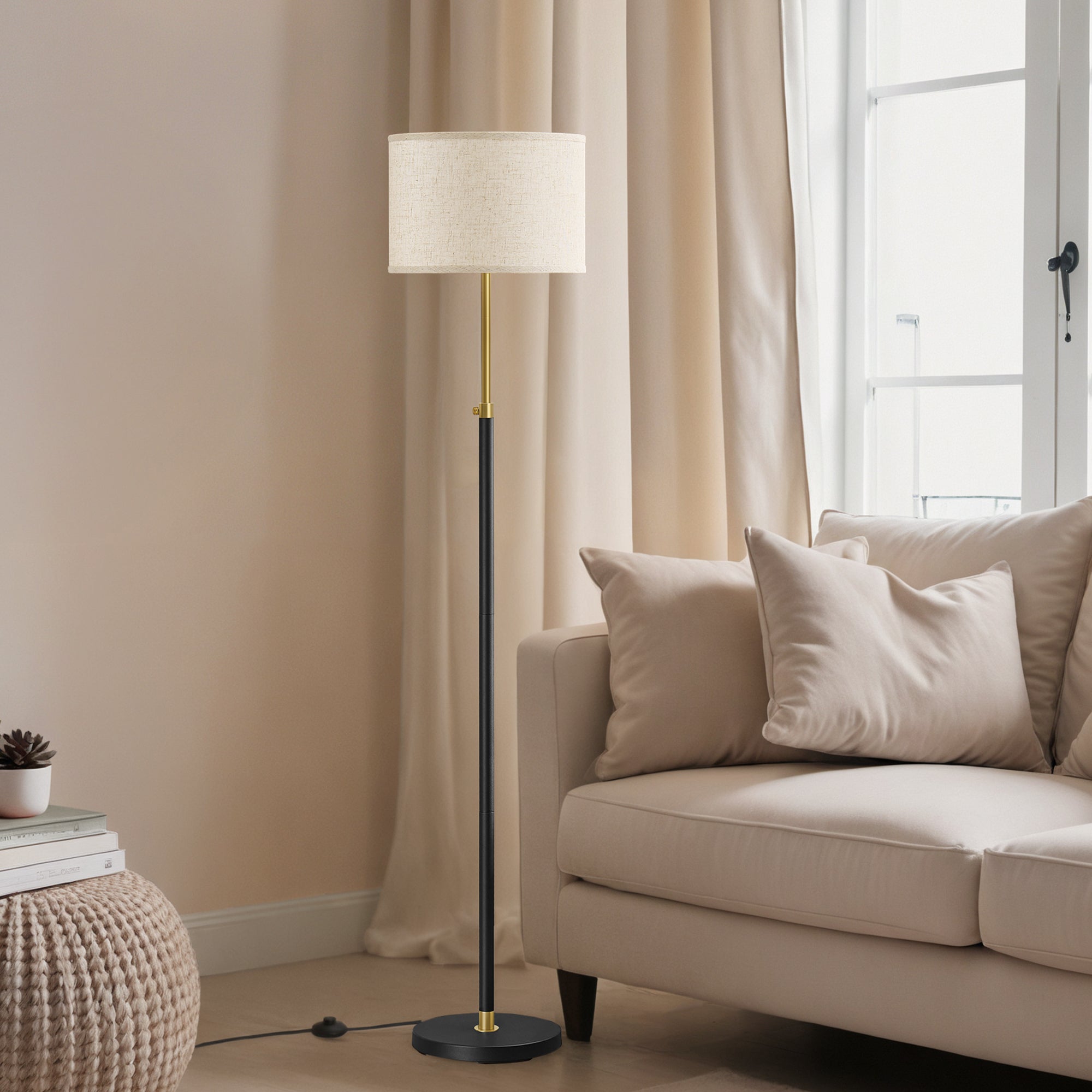 Lampe sur Pied, Douille E27, Hauteur Réglable de 140 à 170 cm, Interrupteur au Pied, Abat-Jour en Tissu, Doré et Noir - 2