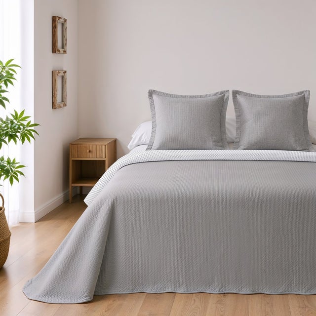 Colcha Lisa Reversible Gris cama 135 cm - 235x270 cm