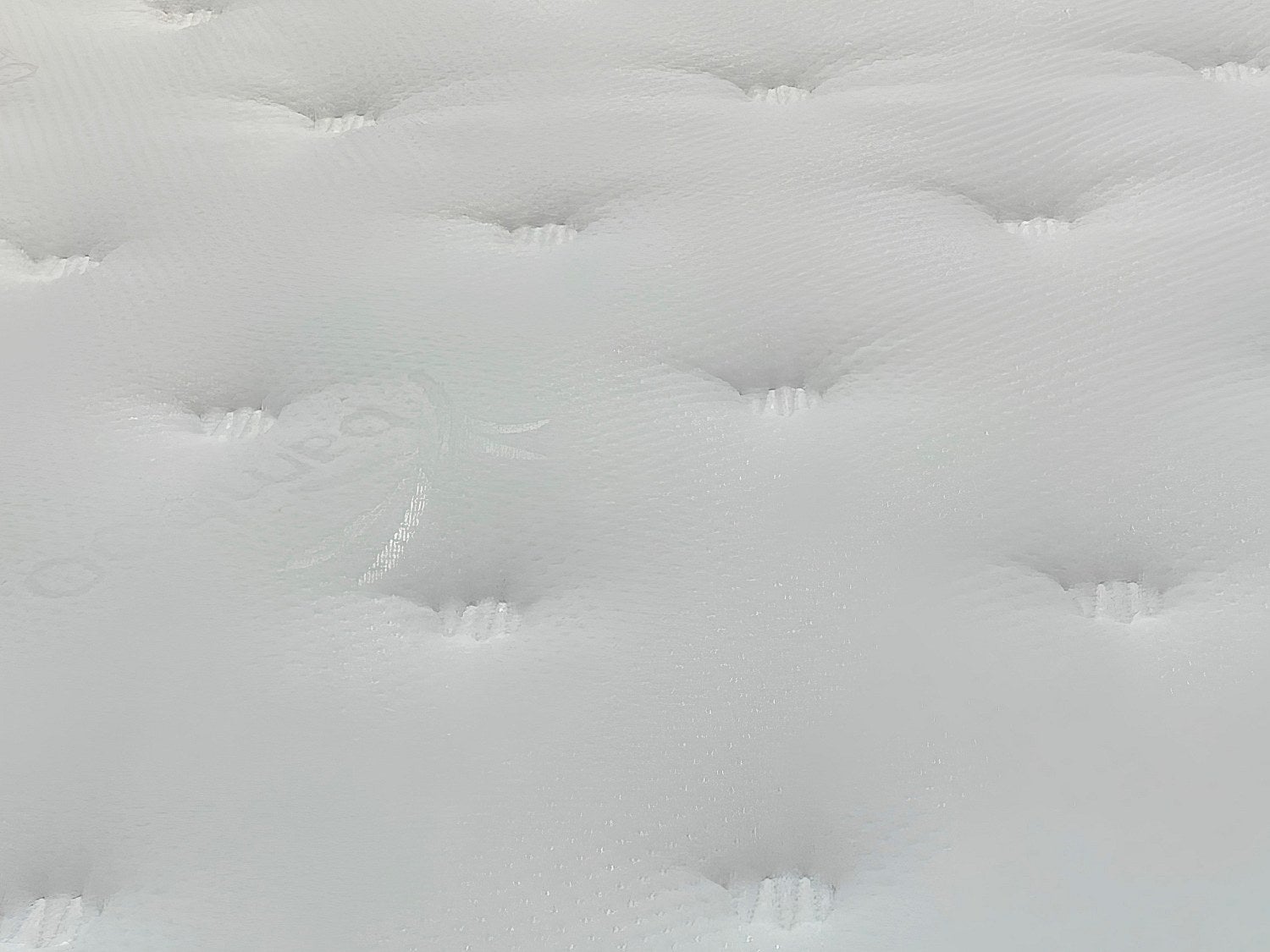 Zestaw 180 x 200 cm: stelaż skrzyniowy w białym kolorze + materac z 7-strefowymi sprężynami kieszeniowymi, wbudowanym topperem i pokrowcem bambusowym - 6