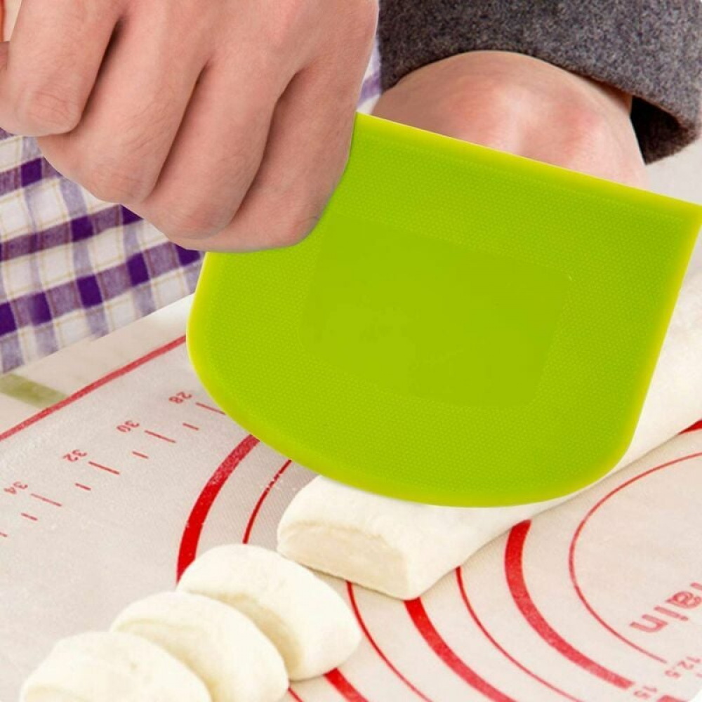 10 Raschietti Per Impasto In Plastica PE - Morbidi E Flessibili 11,5x9 Cm, Utensili Da Cucina (Bianco/Verde) - 2